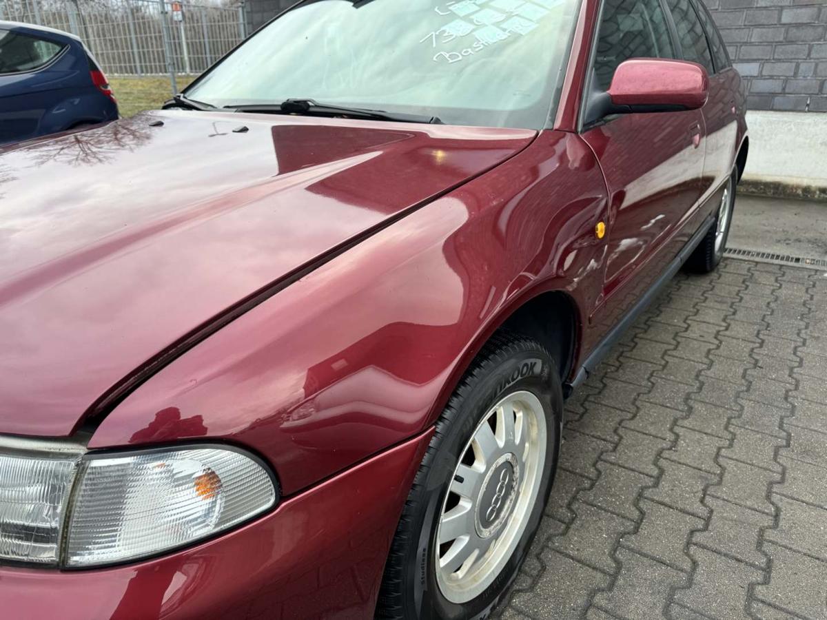 Audi A4 B5 original Kotfl&uuml;gel vorn links LZ3L Hibiscusrot Bj.1998